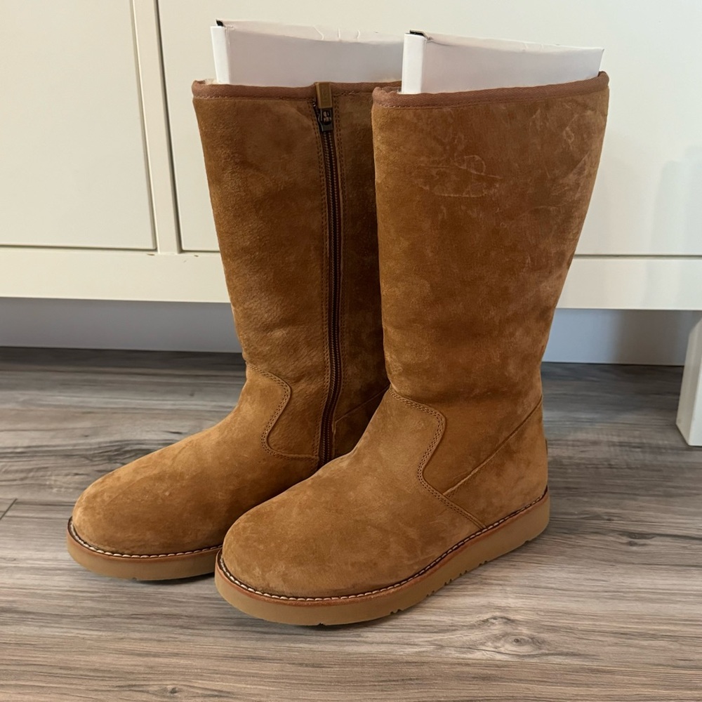 NWT Ugg Australia Boots